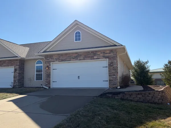 $275,000 | 1709 Timber Wolf Lane, Unit C, Mahomet, IL 61853