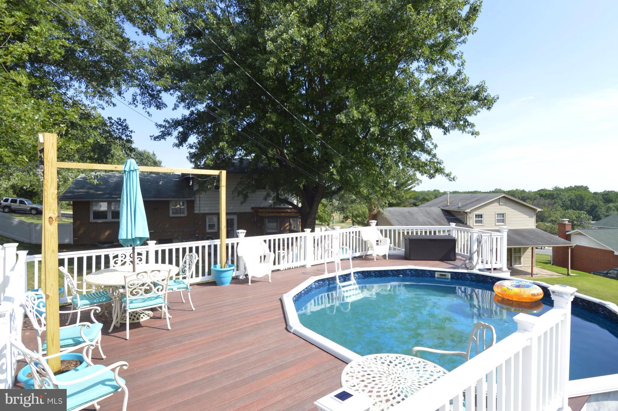 1730 Weyburn Road Baltimore, MD 21237 - Photo 22 of 25 a balcony with furniture and garden