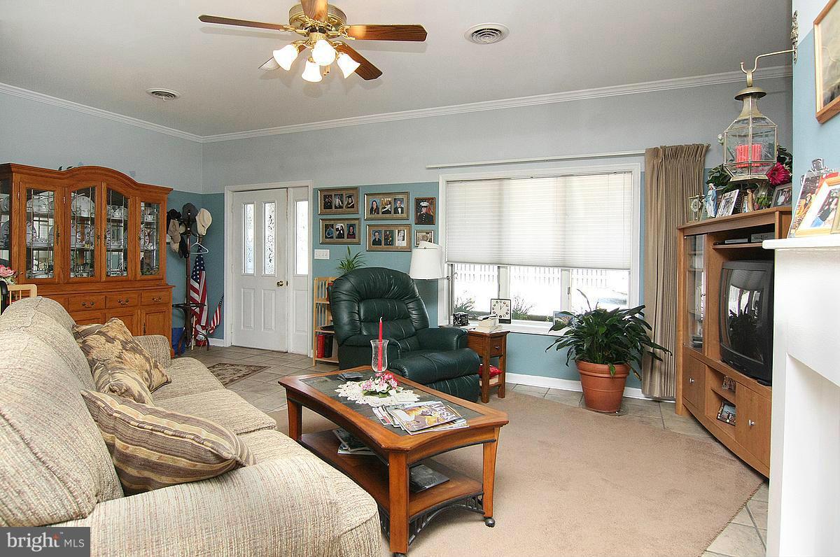3832 Baker Road Westminster, MD 21157 - Photo 22 of 30 Living Room