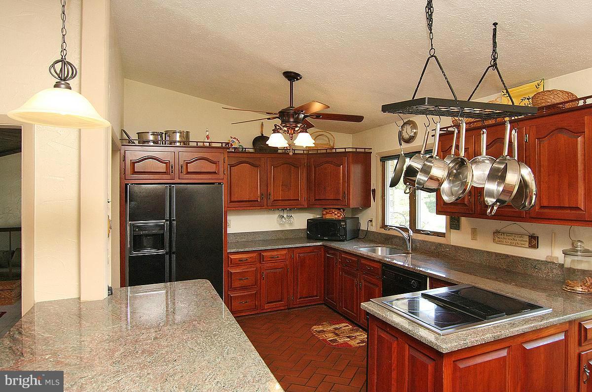 3832 Baker Road Westminster, MD 21157 - Photo 7 of 30 Kitchen