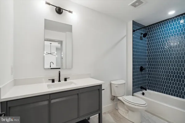 $2,250 | 2636 East York Street, Unit 409, Philadelphia, PA 19125