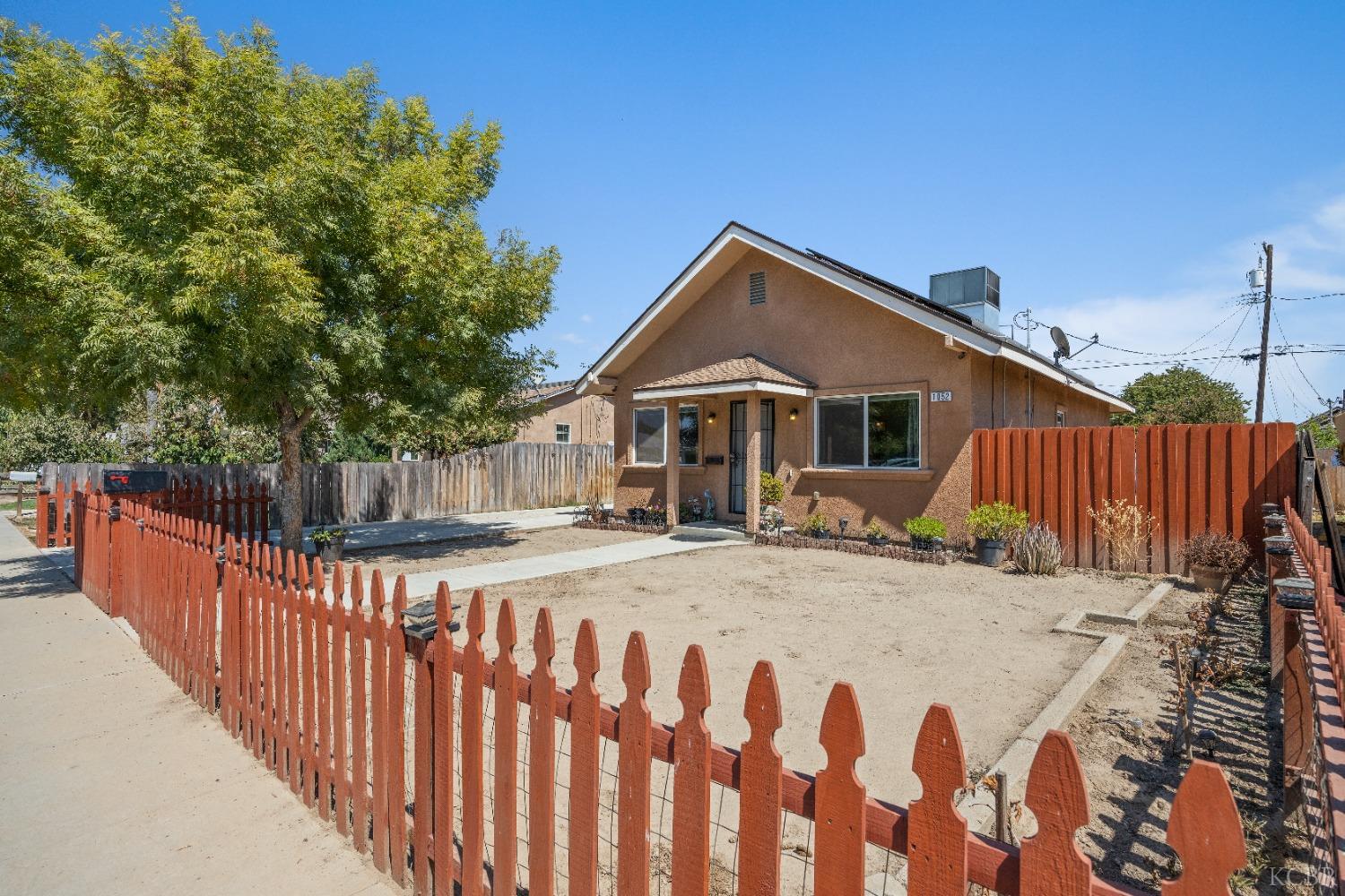 1052 South Klein Avenue Reedley, CA 93654 - Photo 1 of 11 Gallery Image 1