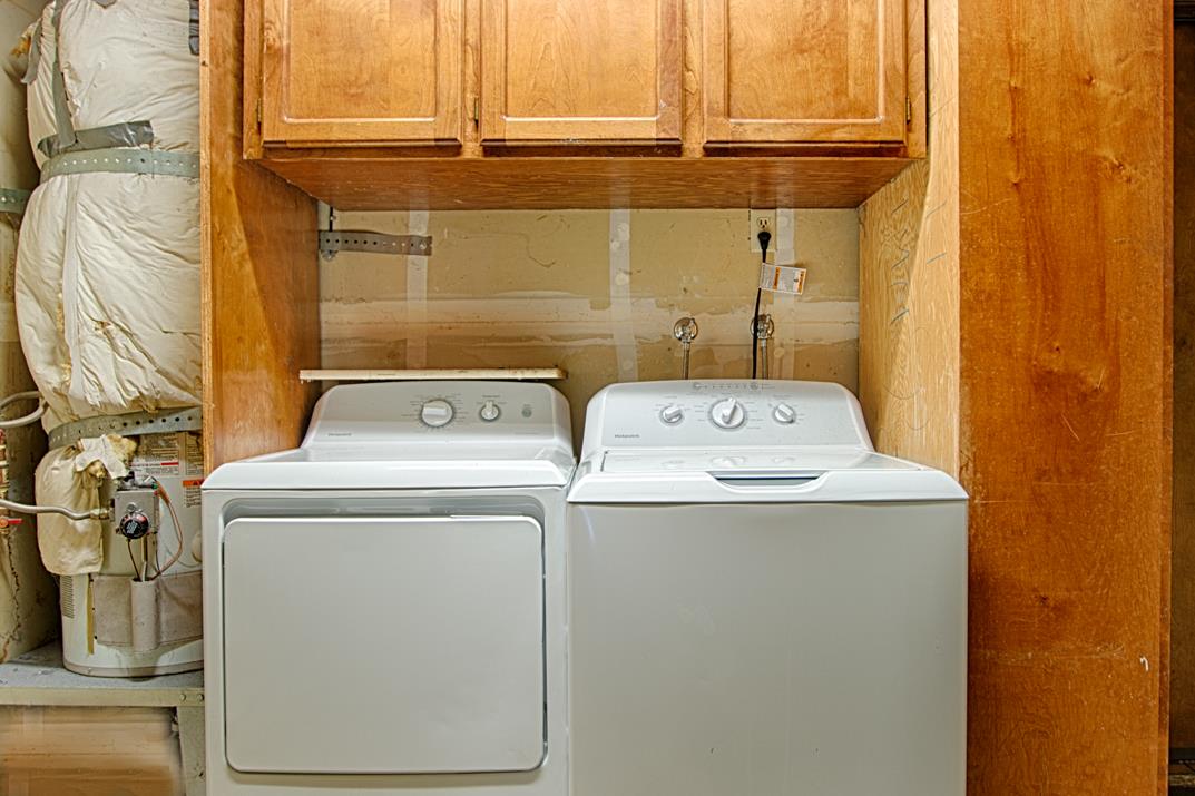 2607 Mallory Lane Santa Cruz, CA 95065 - Photo 27 of 31 a utility room with dryer and washer
