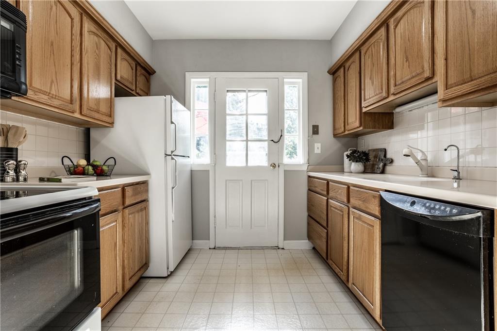 8801 Spring Mill Road Indianapolis, IN 46260 - Photo 18 of 42 Gallery Image 18