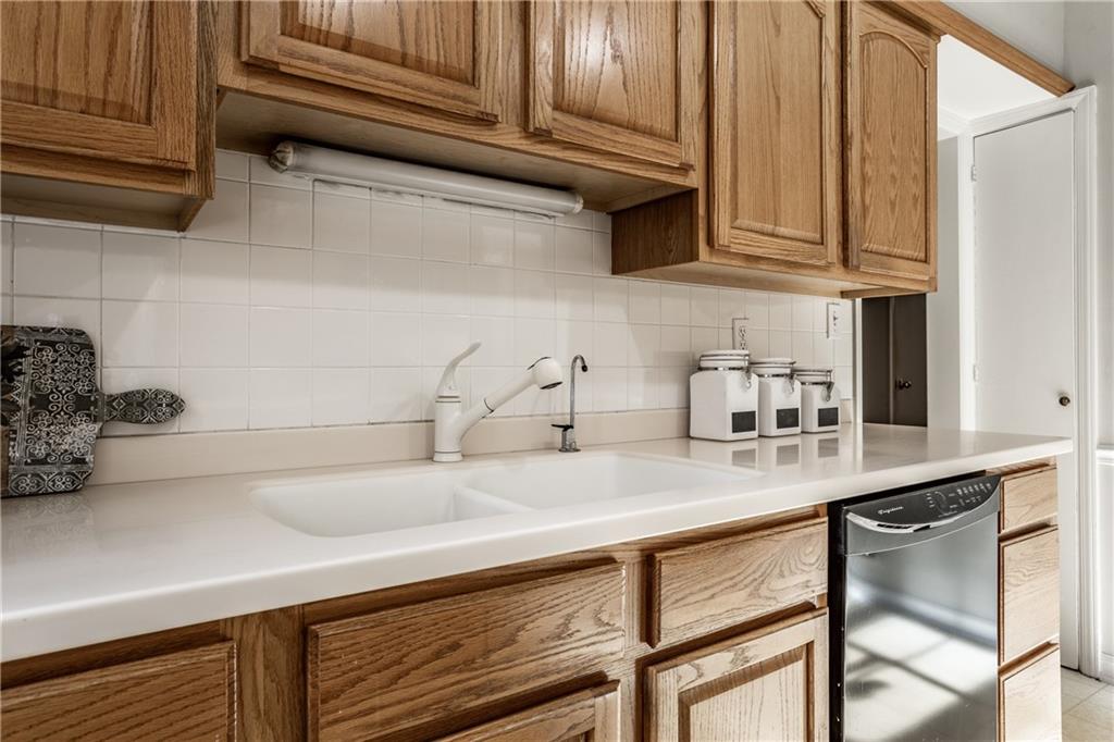 8801 Spring Mill Road Indianapolis, IN 46260 - Photo 20 of 42 Gallery Image 20