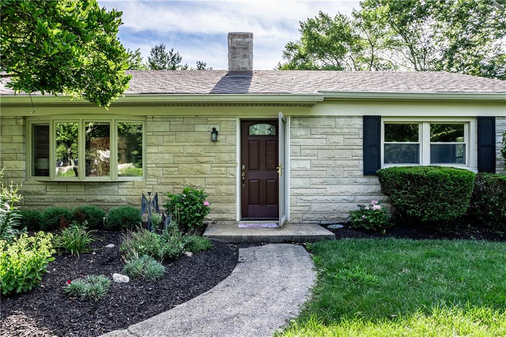 8801 Spring Mill Road Indianapolis, IN 46260 - Photo 4 of 42 Gallery Image 4