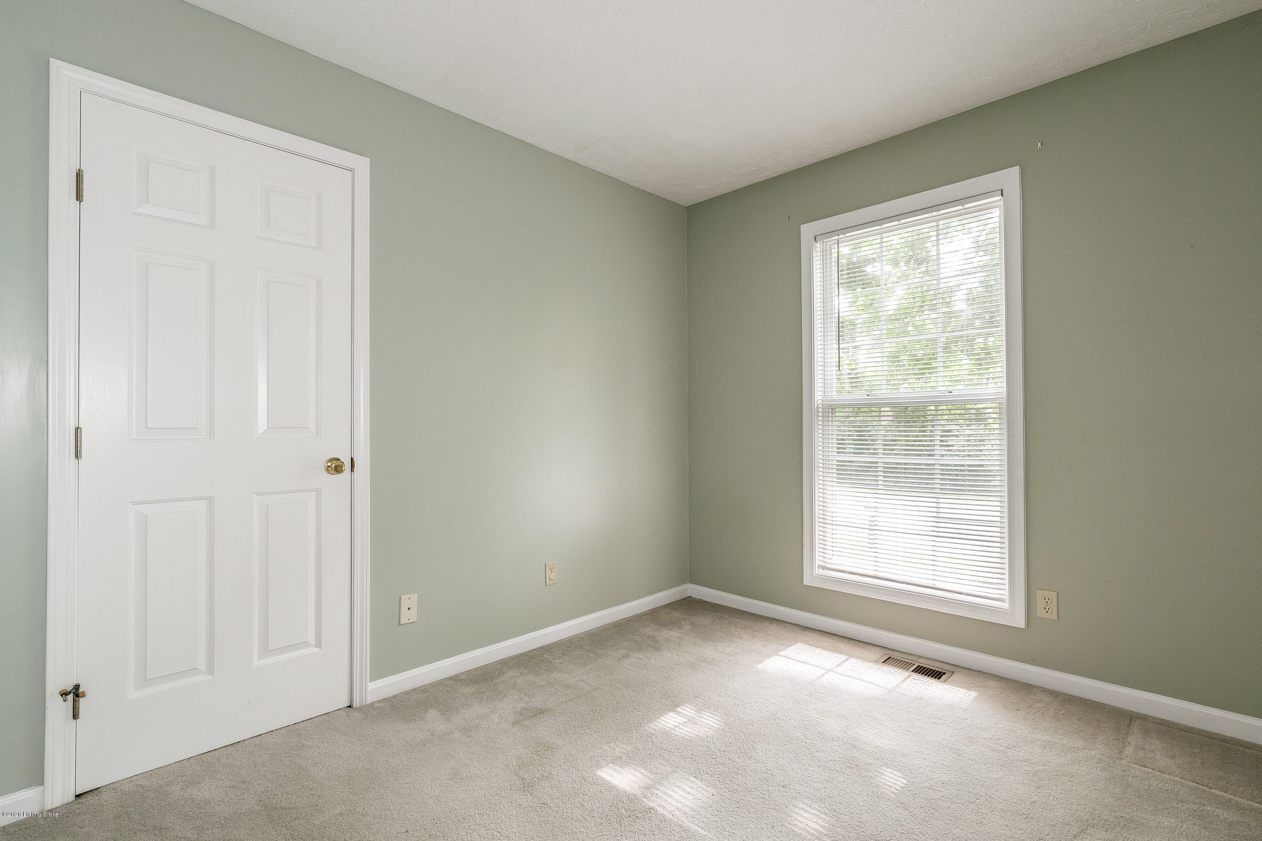 9303 Gutenberg Road Louisville, KY 40291 - Photo 11 of 34 Bedroom 1