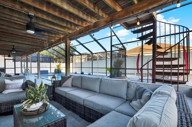 a view of a storage & utility room with washer and dryer