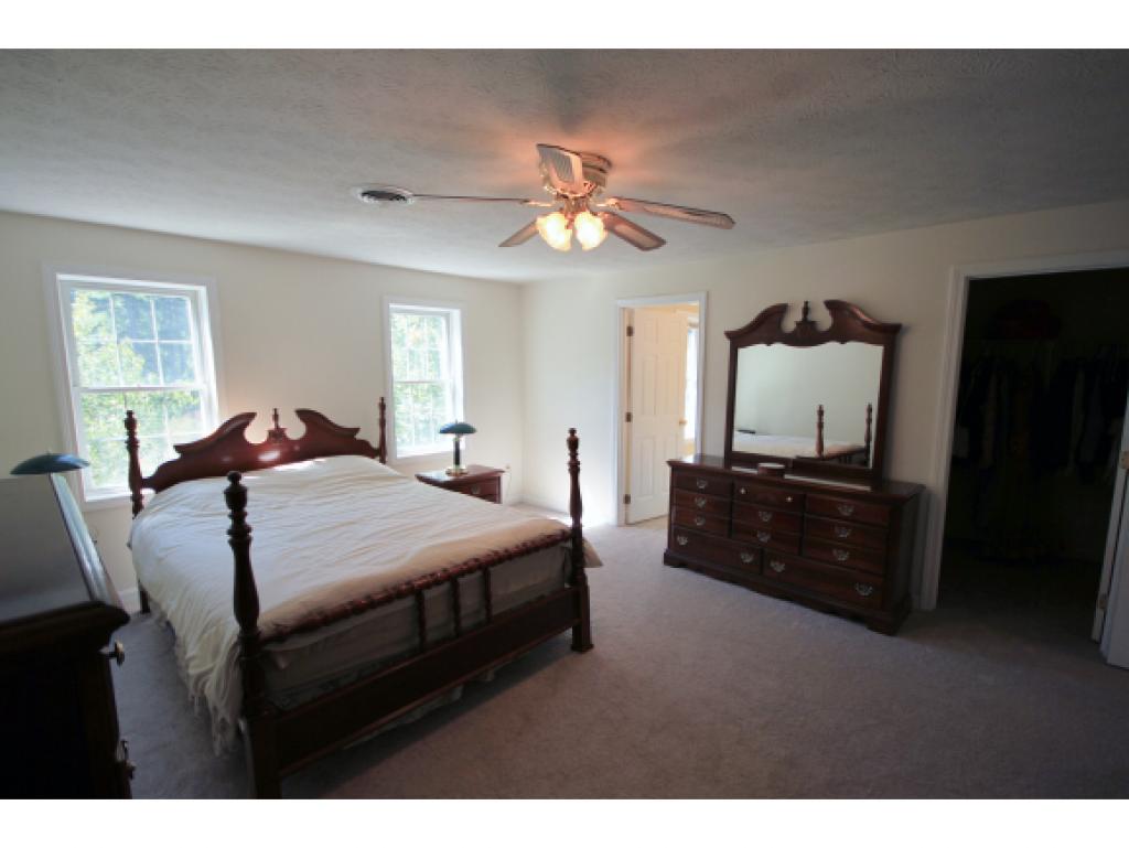 17 Hampstead Road Merrimack, NH 03054 - Photo 19 of 28