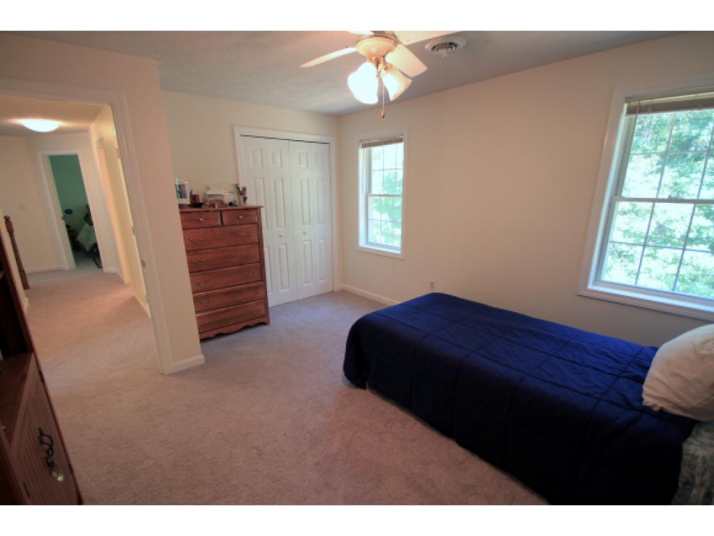 17 Hampstead Road Merrimack, NH 03054 - Photo 23 of 28