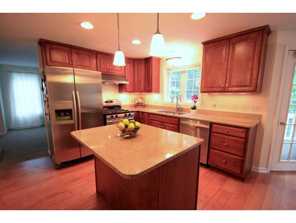 17 Hampstead Road Merrimack, NH 03054 - Photo 7 of 28