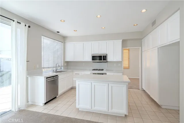 $4,900 | 12430 North Lacoste, Tustin, CA 92782