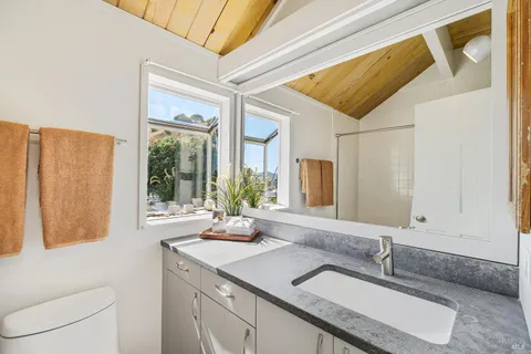 $999,999 | 1318 South Mallard Drive, Richmond, CA 94801