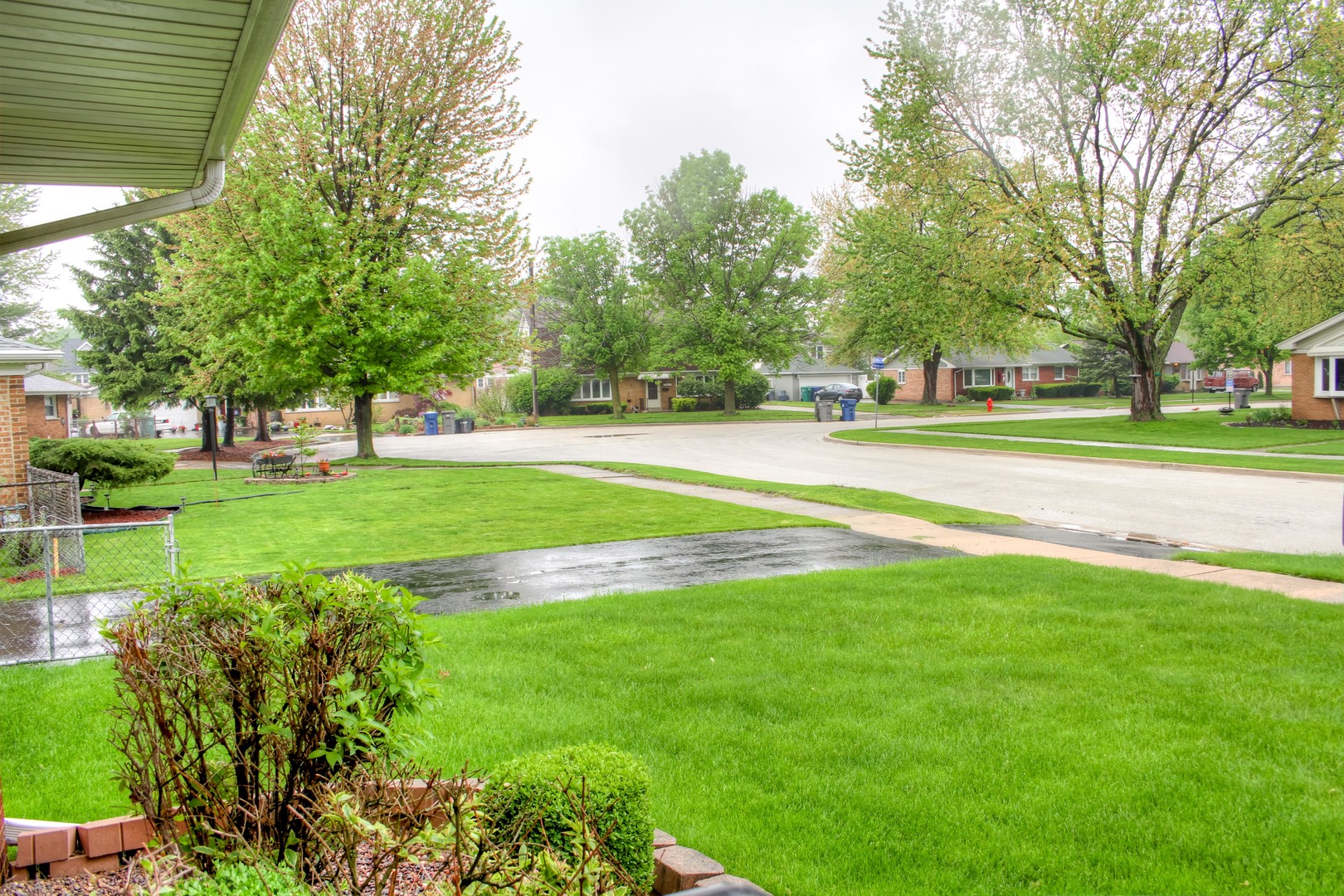 5917 108th Place Chicago Ridge, IL 60415 - Photo 3 of 34 a view of a volley ball court