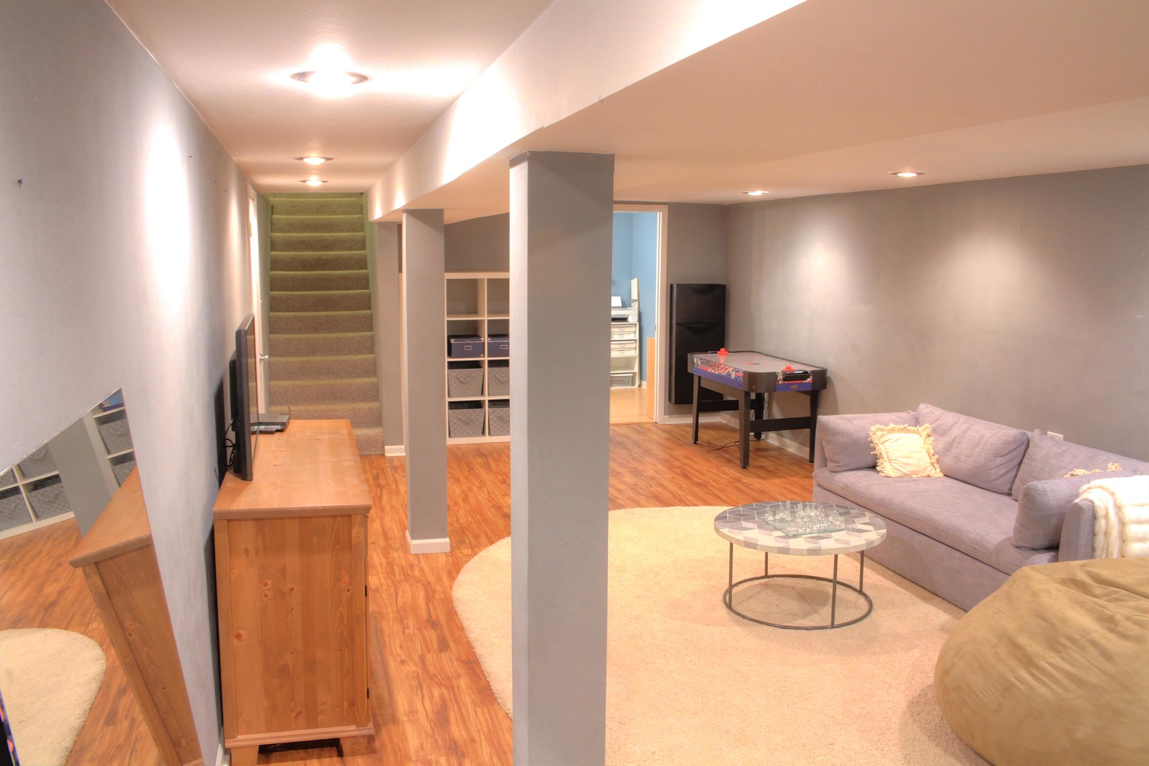 5917 108th Place Chicago Ridge, IL 60415 - Photo 27 of 34 a living room with furniture and a table