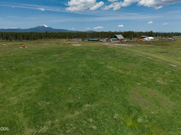 $8,900,000 | 1950 Silver Lake Road, Chiloquin, OR 97624