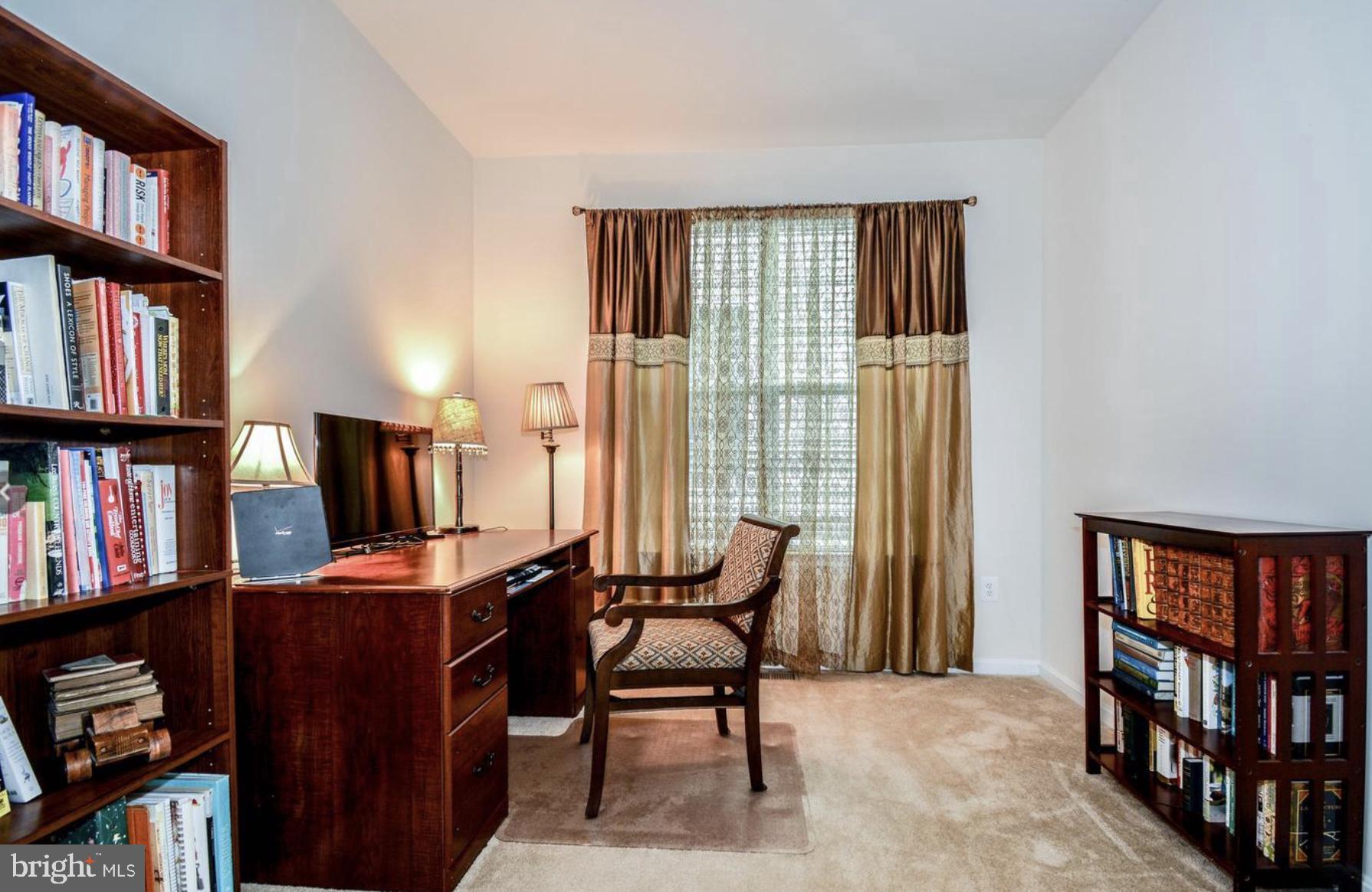3321 Eagle Ridge Drive Woodbridge, VA 22191 - Photo 19 of 30 Cozy study with natural light.