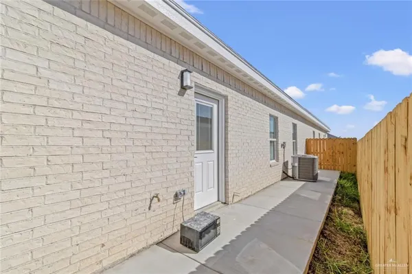 $1,425 | 101 San Jose Drive, Unit 4, Mission, TX 78572