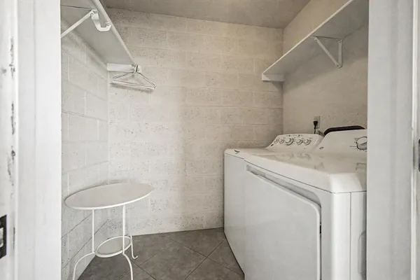 $2,100 | 4200 North Miller Road, Unit 408, Scottsdale, AZ 85251