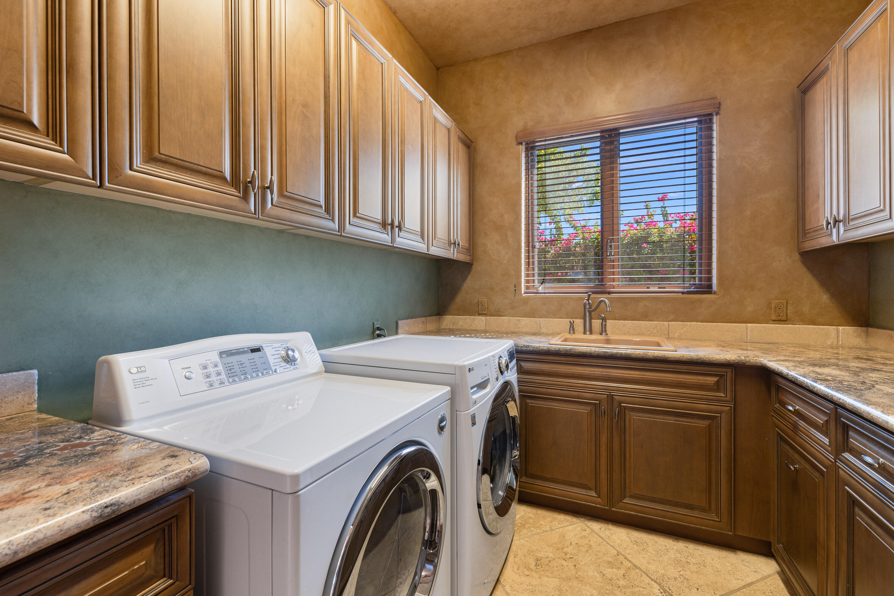 17 Rockcrest Rancho Mirage, CA 92270 - Photo 37 of 50 086
