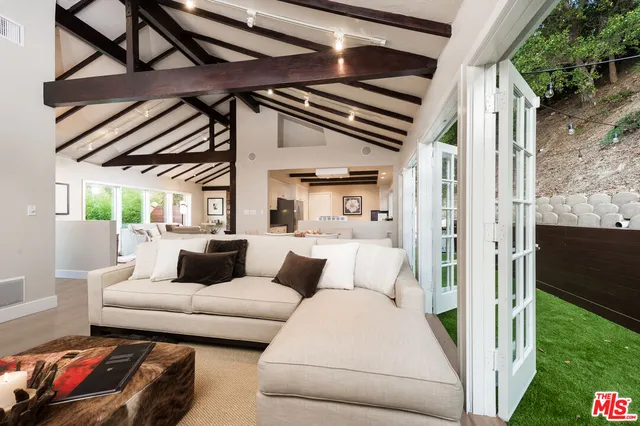 $1,349,000 | 3401 Camino De La Cumbre, Sherman Oaks, CA 91423