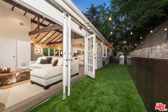 $1,349,000 | 3401 Camino De La Cumbre, Sherman Oaks, CA 91423