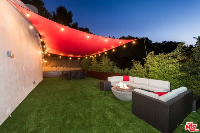 $1,349,000 | 3401 Camino De La Cumbre, Sherman Oaks, CA 91423