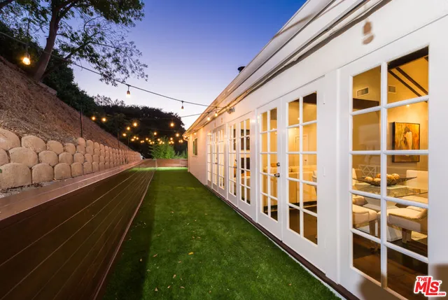 $1,349,000 | 3401 Camino De La Cumbre, Sherman Oaks, CA 91423