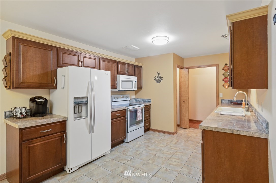 1385 Lower Elwha Road Port Angeles, WA 98363 - Photo 7 of 38 Gallery Image 7