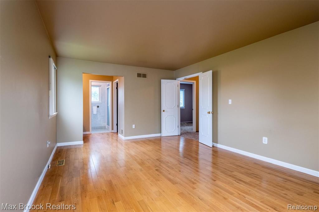 22614 Meadowbrook Road Novi, MI 48375 - Photo 21 of 34