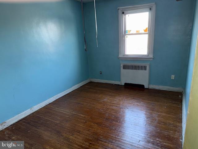 337 Copley Road Upper Darby, PA 19082 - Photo 7 of 13 Bright blue walls invite creativity.