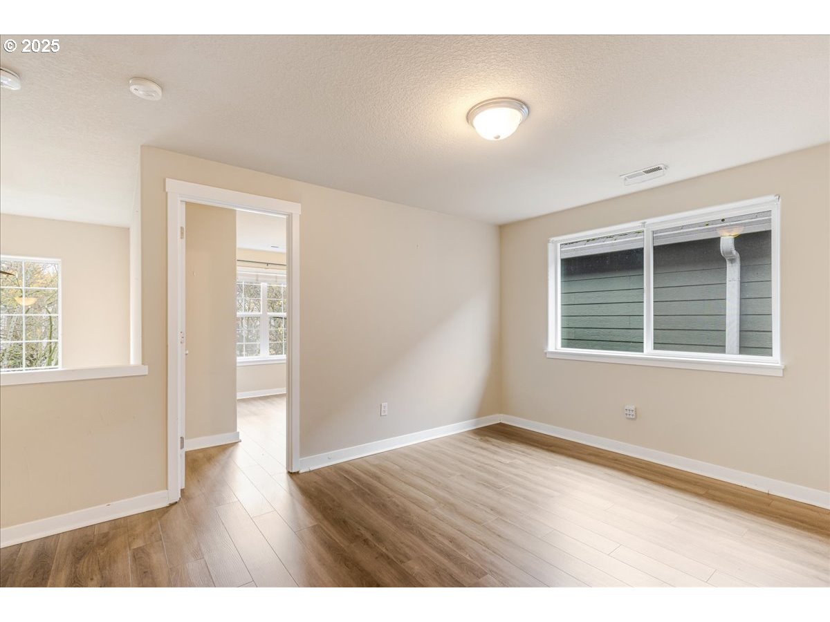 521 Northeast Suttle Street Portland, OR 97211 - Photo 24 of 40