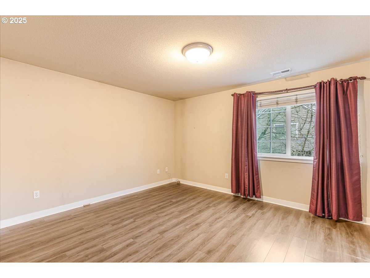 521 Northeast Suttle Street Portland, OR 97211 - Photo 25 of 40