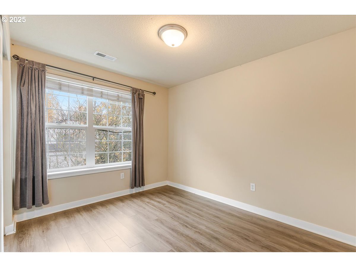 521 Northeast Suttle Street Portland, OR 97211 - Photo 30 of 40