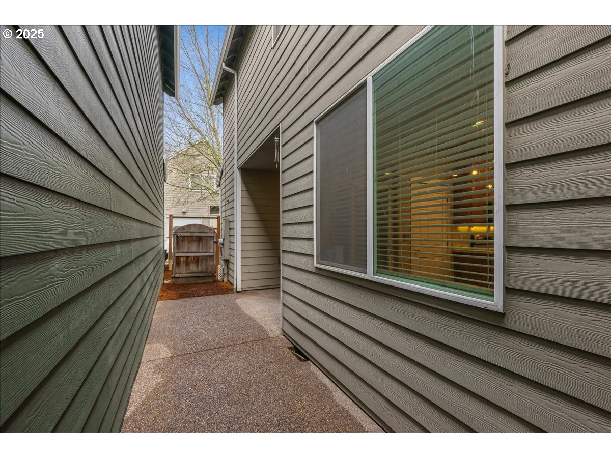 521 Northeast Suttle Street Portland, OR 97211 - Photo 36 of 40