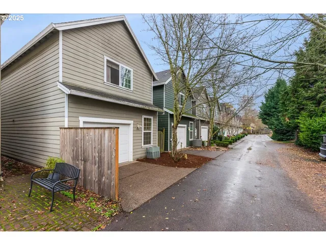 $389,900 | 521 Northeast Suttle Street, Portland, OR 97211
