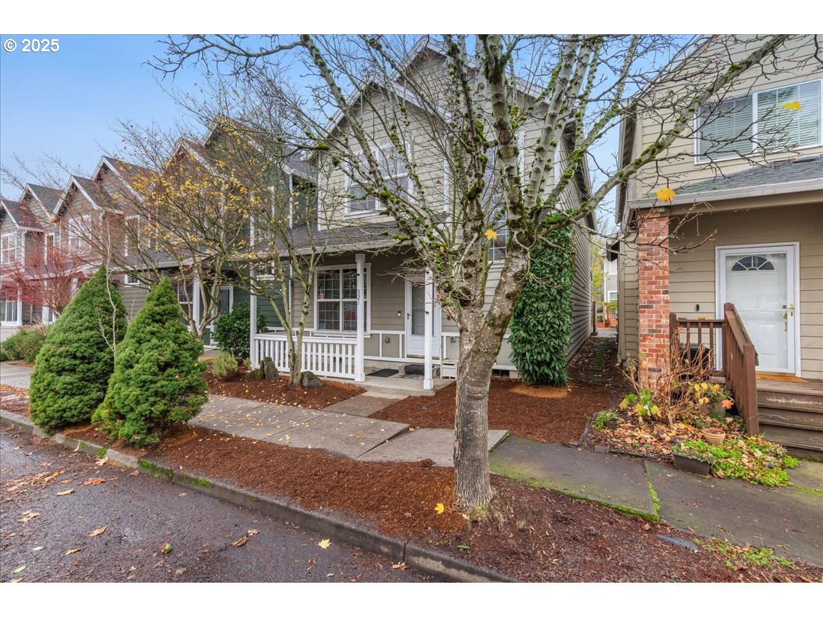 521 Northeast Suttle Street Portland, OR 97211 - Photo 4 of 40
