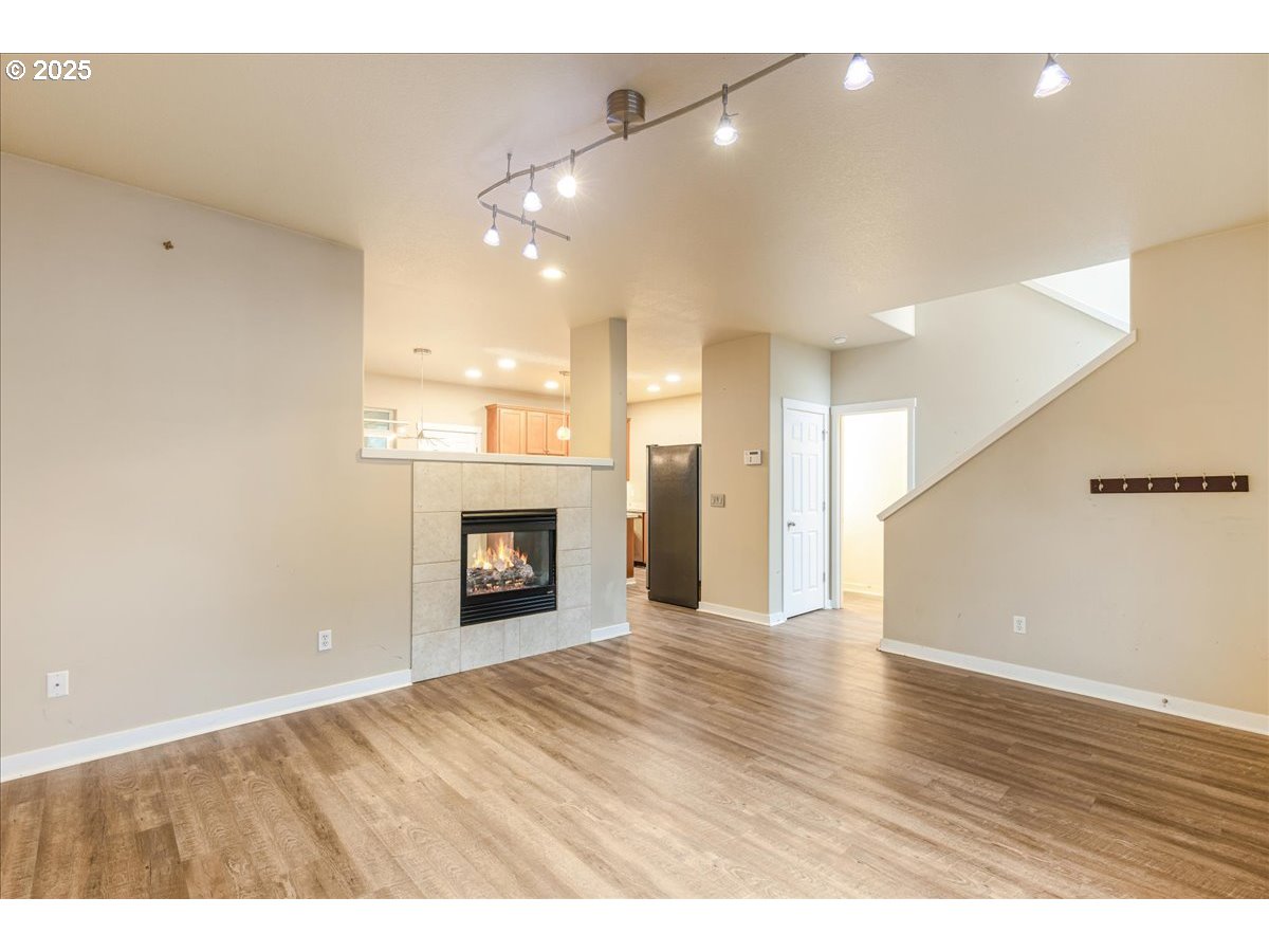 521 Northeast Suttle Street Portland, OR 97211 - Photo 8 of 40