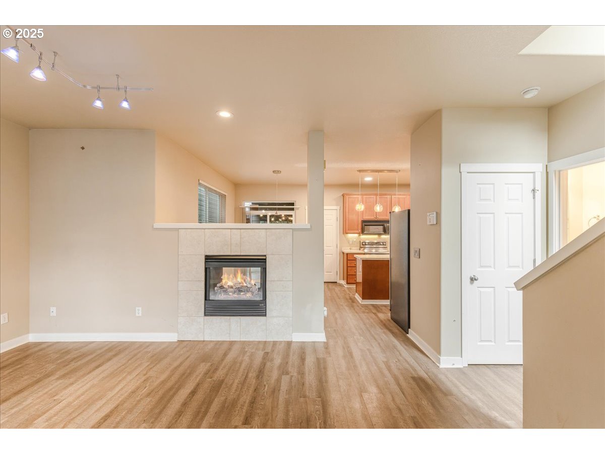 521 Northeast Suttle Street Portland, OR 97211 - Photo 9 of 40