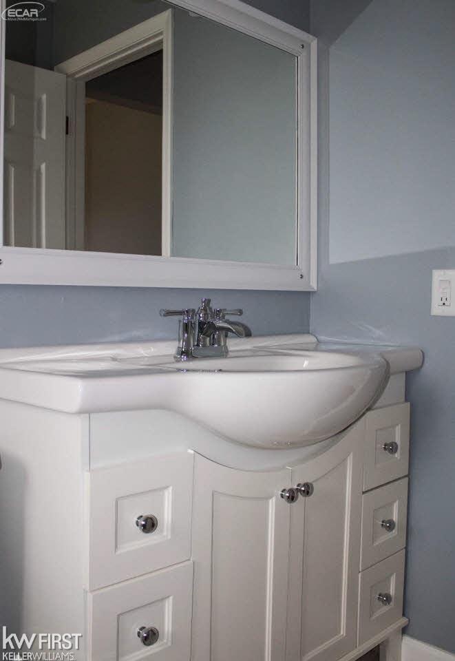 2190 North Irish Road Davison, MI 48423 - Photo 11 of 27 21391210-10.JPG