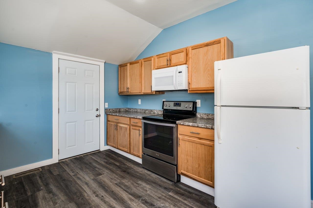 8 Phillips Lane Rochester, NH 03868 - Photo 5 of 19