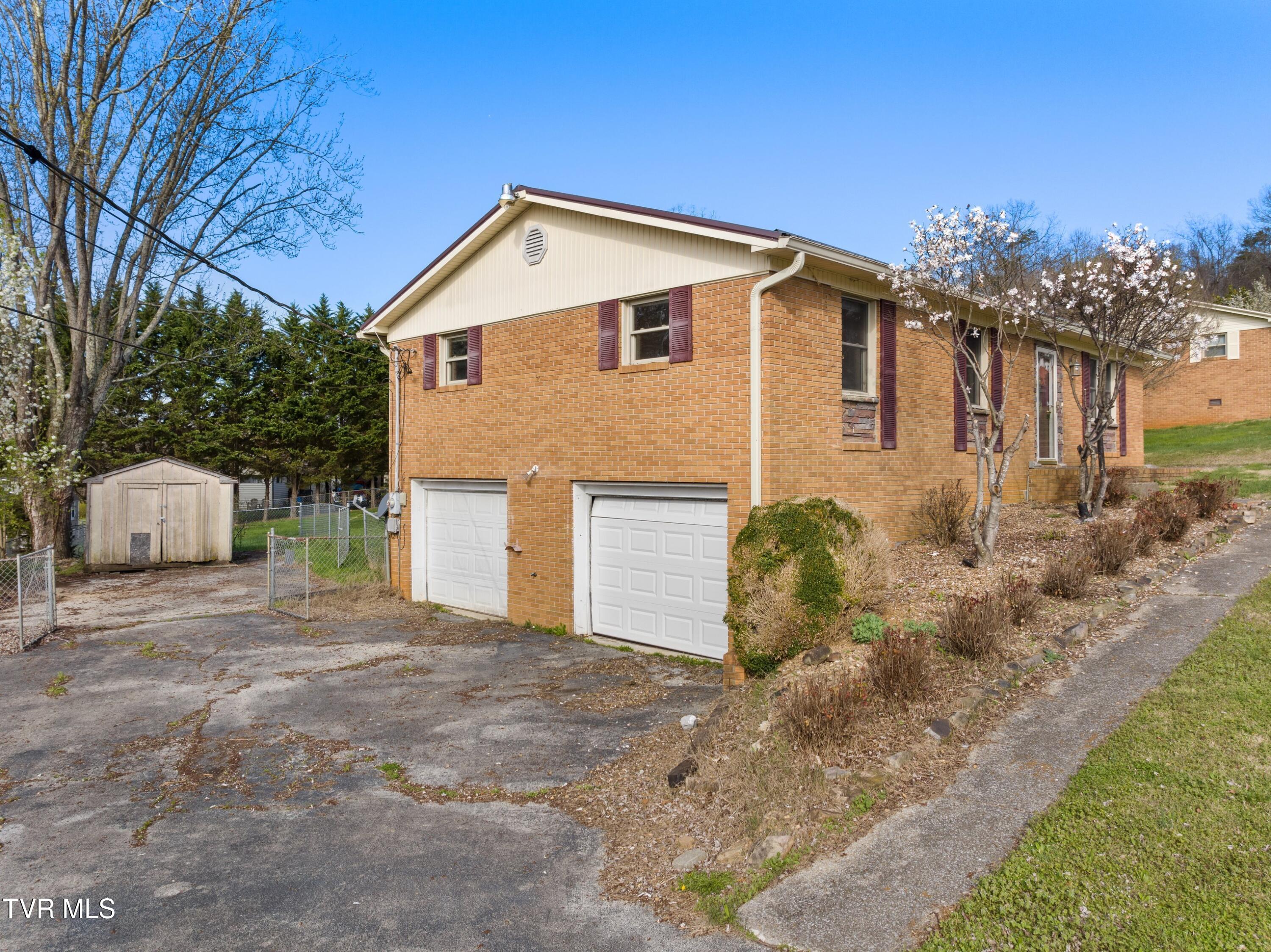 1973 Ivanhoe Road Morristown, TN 37814 - Photo 2 of 38 B.jpg-SMALL
