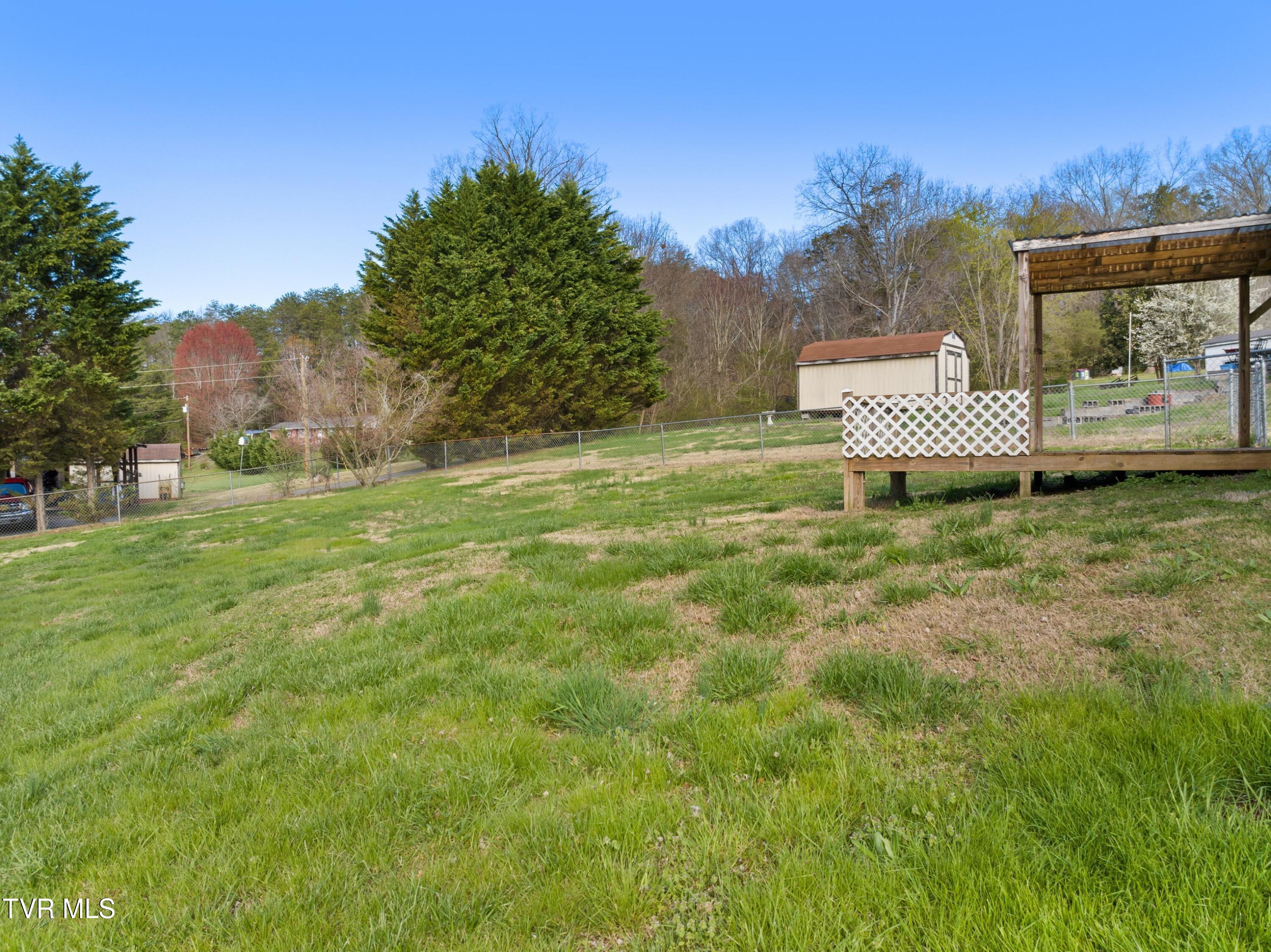 1973 Ivanhoe Road Morristown, TN 37814 - Photo 30 of 38 XJI_20240318101128_0100_D.jpg-SMALL