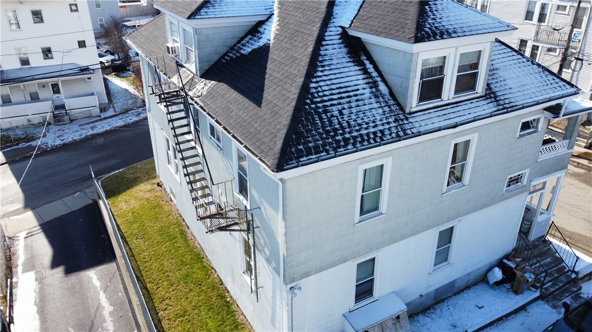 556 Elm Street Woonsocket, RI 02895 - Photo 6 of 40
