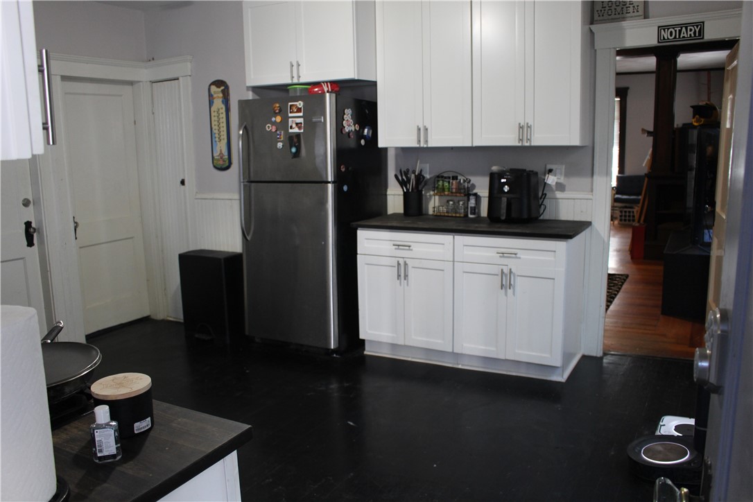 556 Elm Street Woonsocket, RI 02895 - Photo 7 of 40
