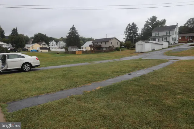 $1,600 | 52 North Main Street, Smithsburg, MD 21783