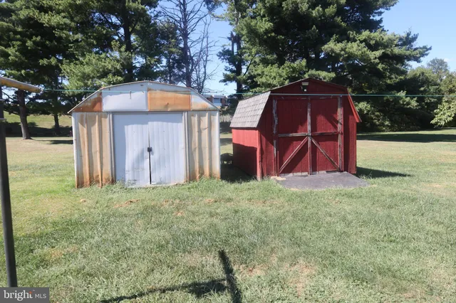 $1,600 | 52 North Main Street, Smithsburg, MD 21783