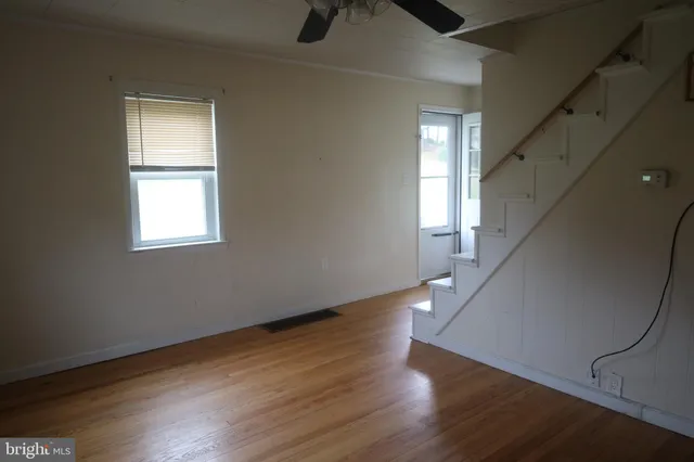 $1,600 | 52 North Main Street, Smithsburg, MD 21783