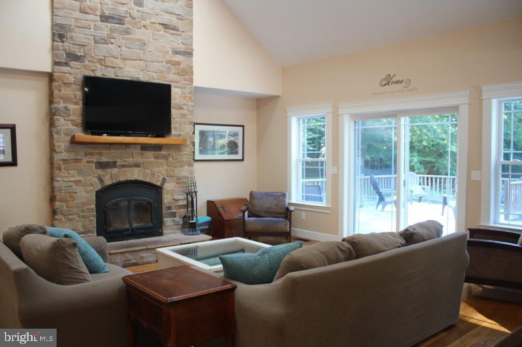 9301 Libertytown Road Berlin, MD 21811 - Photo 6 of 59 Great Room