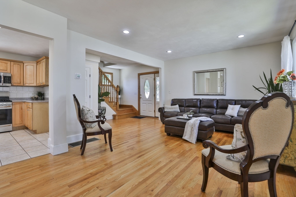 16 Endicott Street Saugus, MA 01906 - Photo 4 of 42